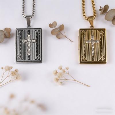 RS2605067 Cross Necklace